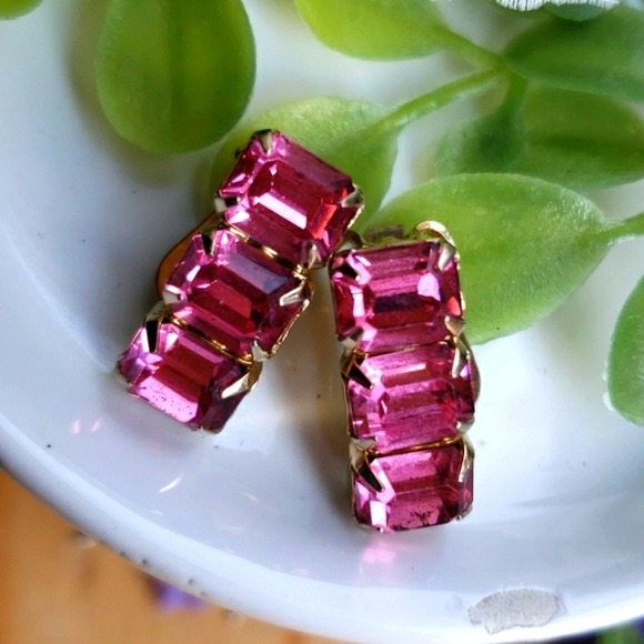 Vintage Authentic 50's Weiss Large Faceted Pink Glass Rhinestone Estate Earrings - Picture 5 of 11